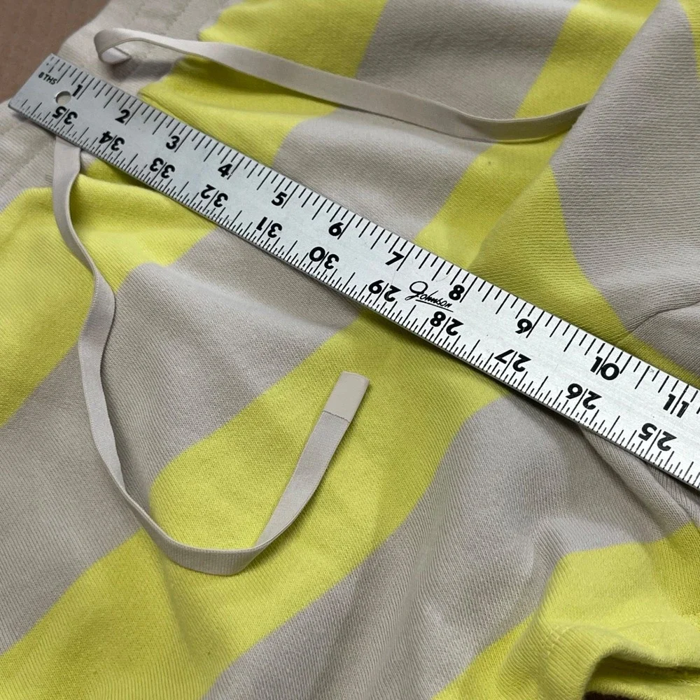 T by Talbots Petite Size SP Striped Yellow/Tan Tie Waist Shorts W Pockets‎